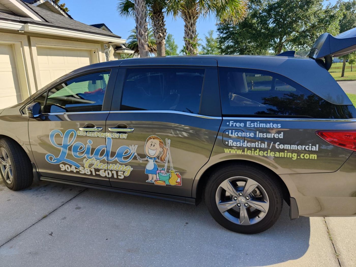 Leide Cleaning van